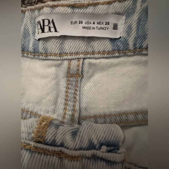 Zara Denim Shorts | Size 4 - Picture 3 of 4